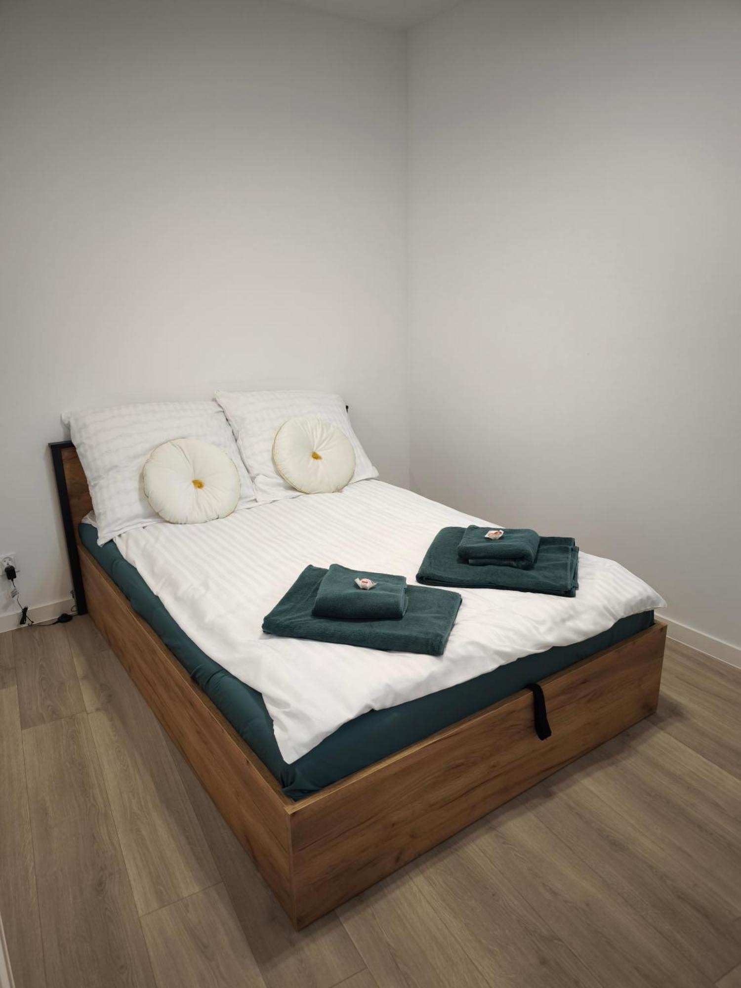Kameralny Nowy Apartament W Centrum Miasta, Duzy Parking, Fv, Luksusowo Wyposazony, Ps5, Balkon, Klimatyzacja, Taras, Winda, Wyposazona Kuchnia Starogard Gdański Kültér fotó